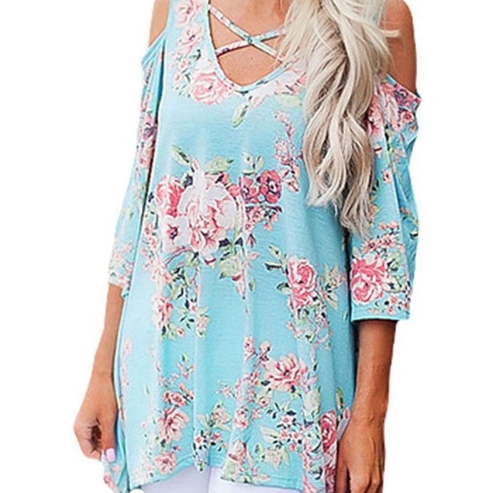 Cold shoulder tunic top NWOT